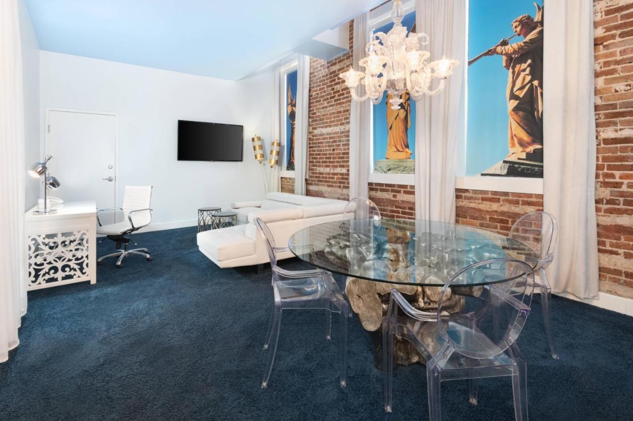 One-Bedroom King Suite,1404883460:JPEG