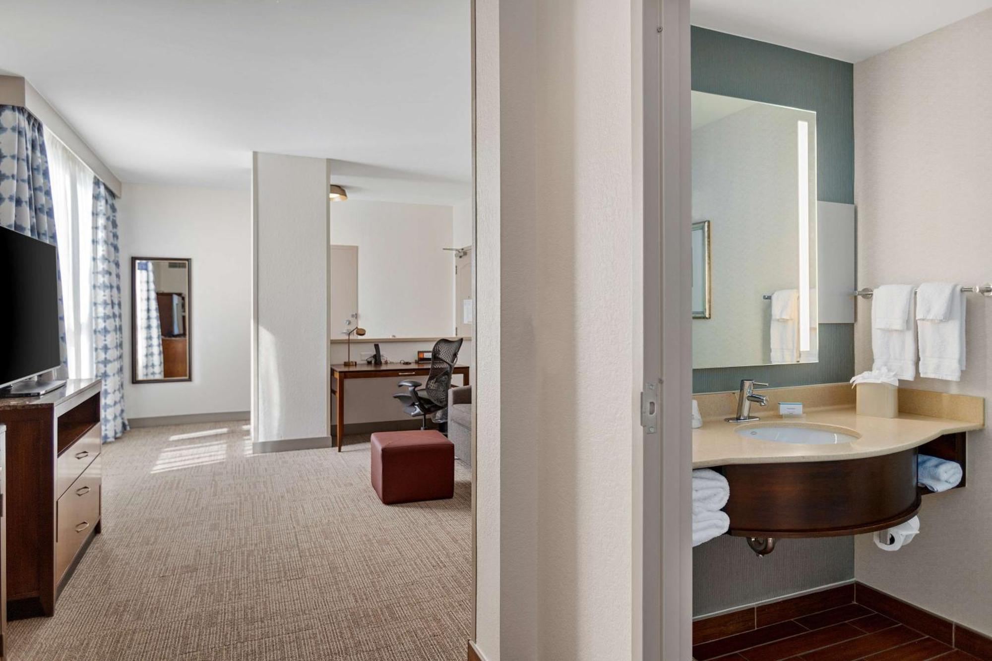 One-Bedroom King Suite Sofa Bed