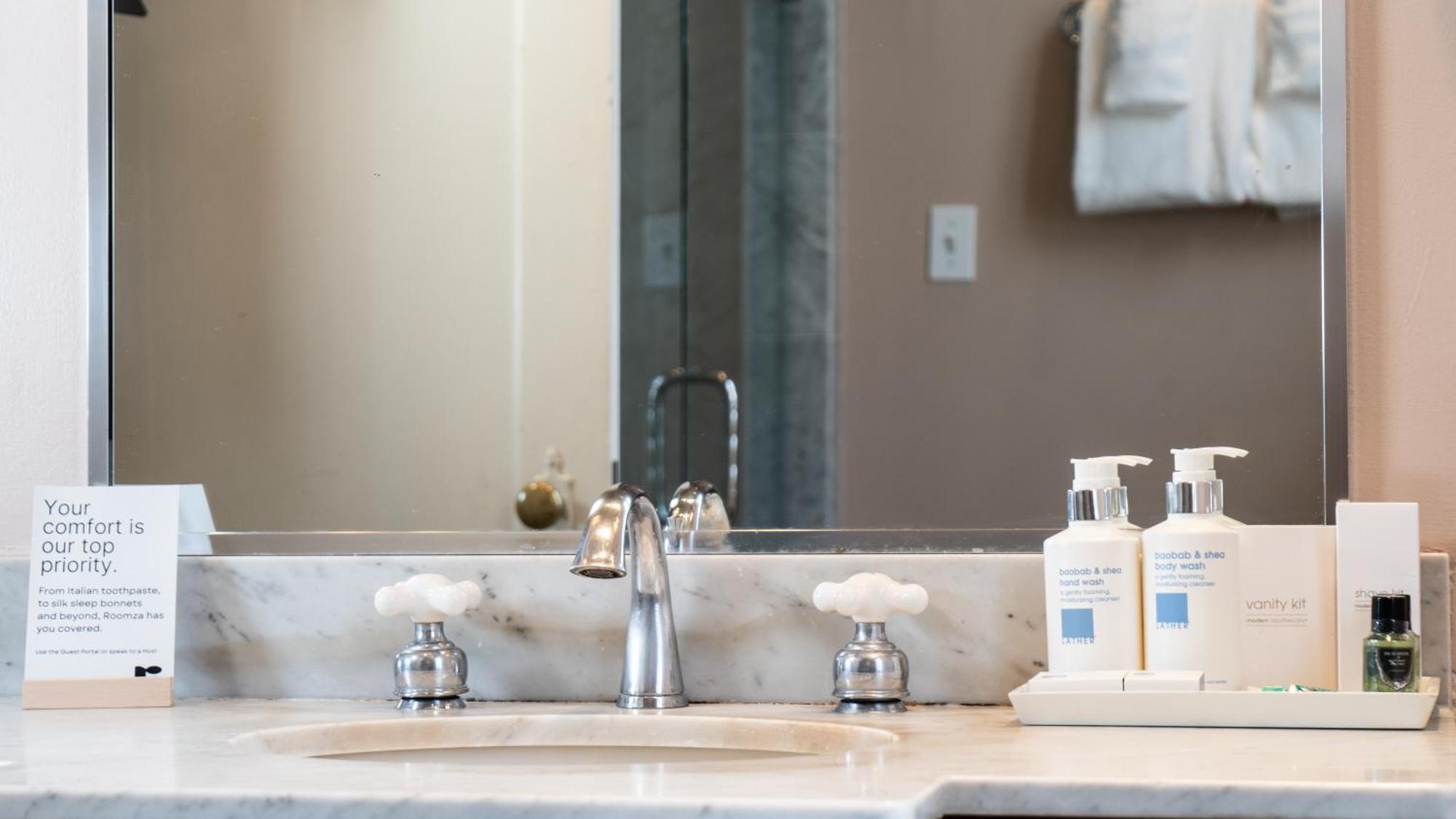 Classic Queen Room,1591486159:JPEG