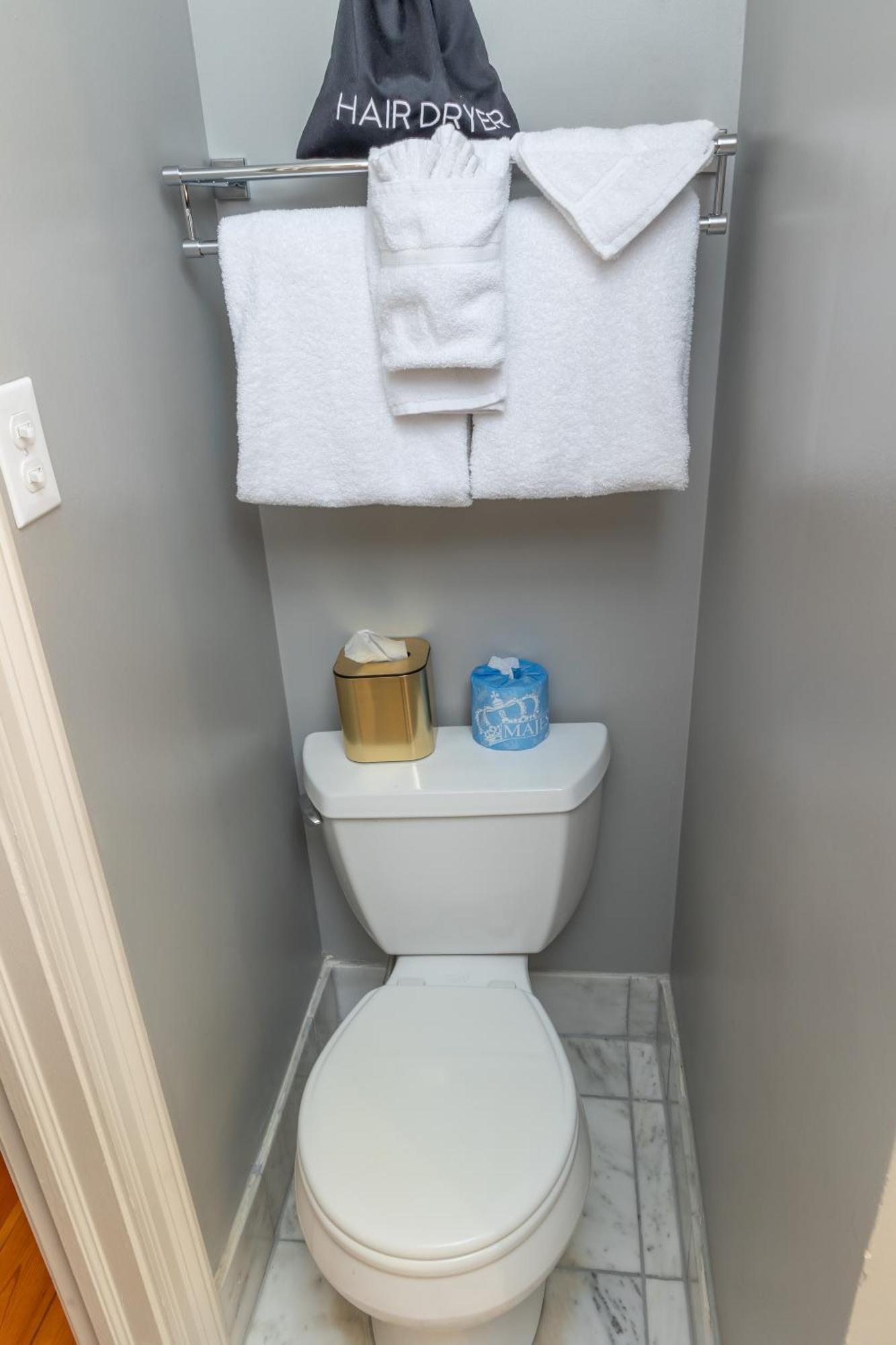 Interior Deluxe Full Room,1604774989:JPEG