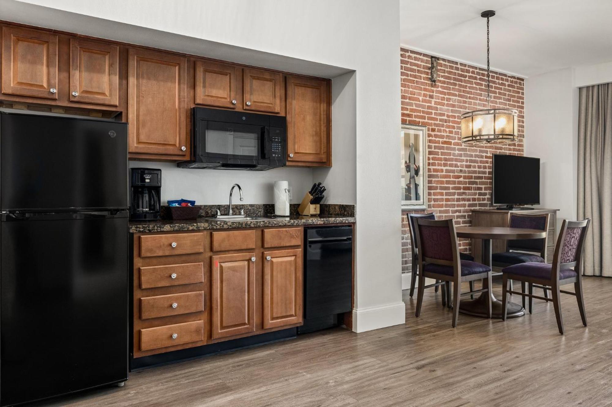 One-Bedroom Suite