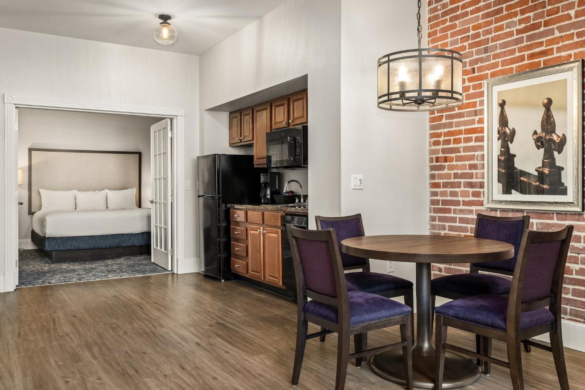 One-Bedroom Suite