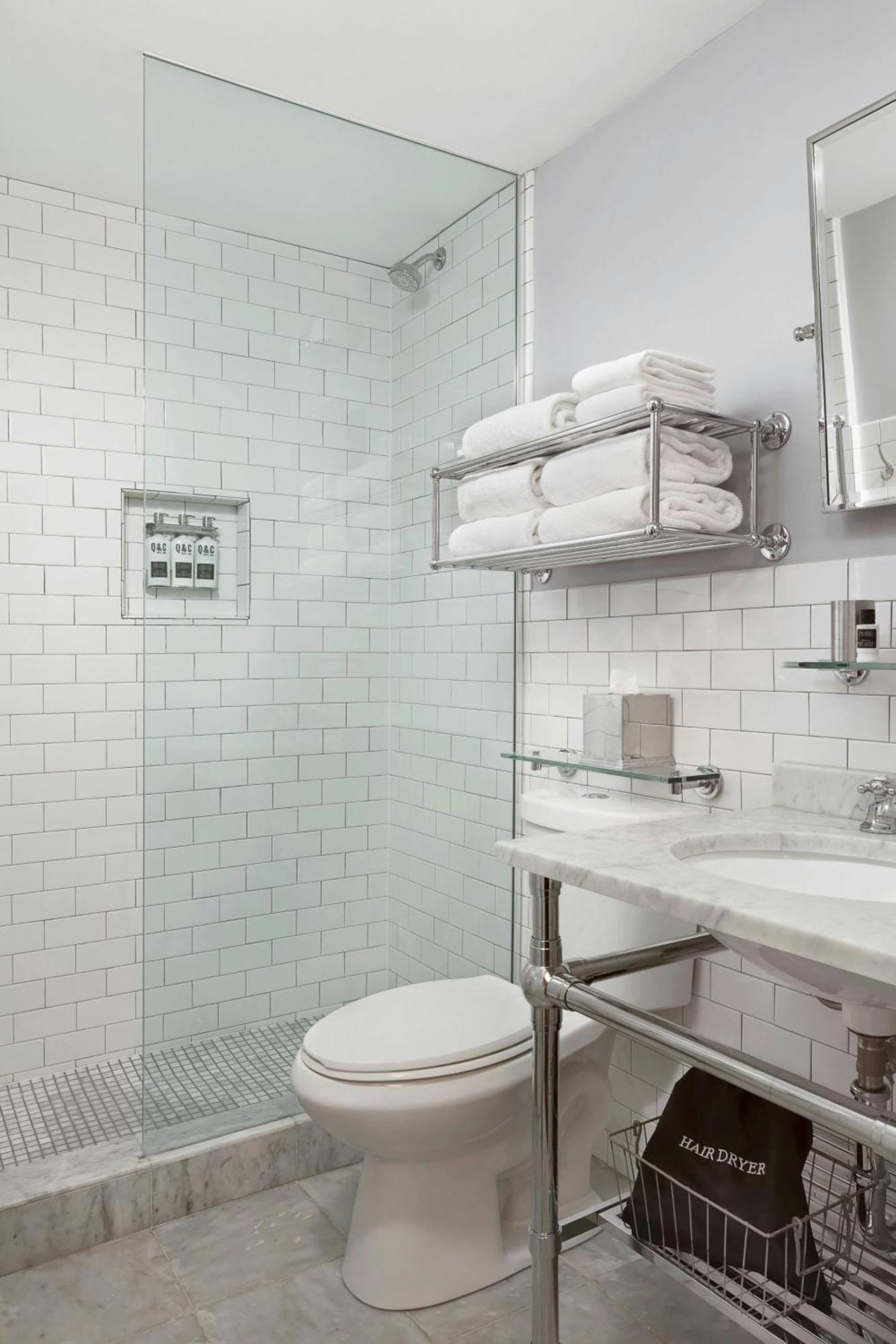 King Room with Roll-In Shower - Mobility and Hearing Accessible