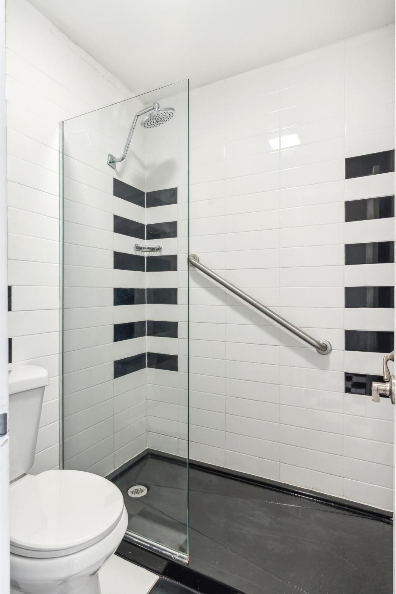 Standard Queen Room,1657141895:JPEG