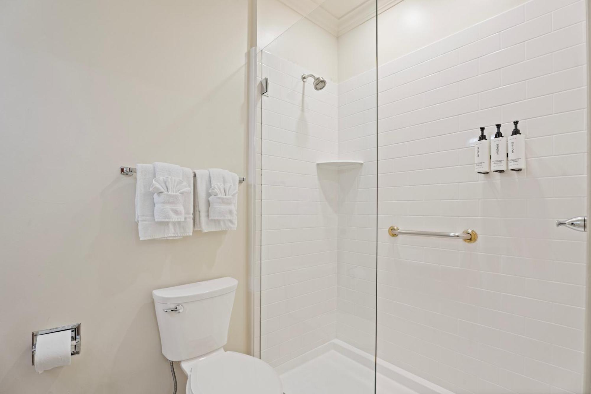 Suite con 2 Camere da Letto e 2 Bagni