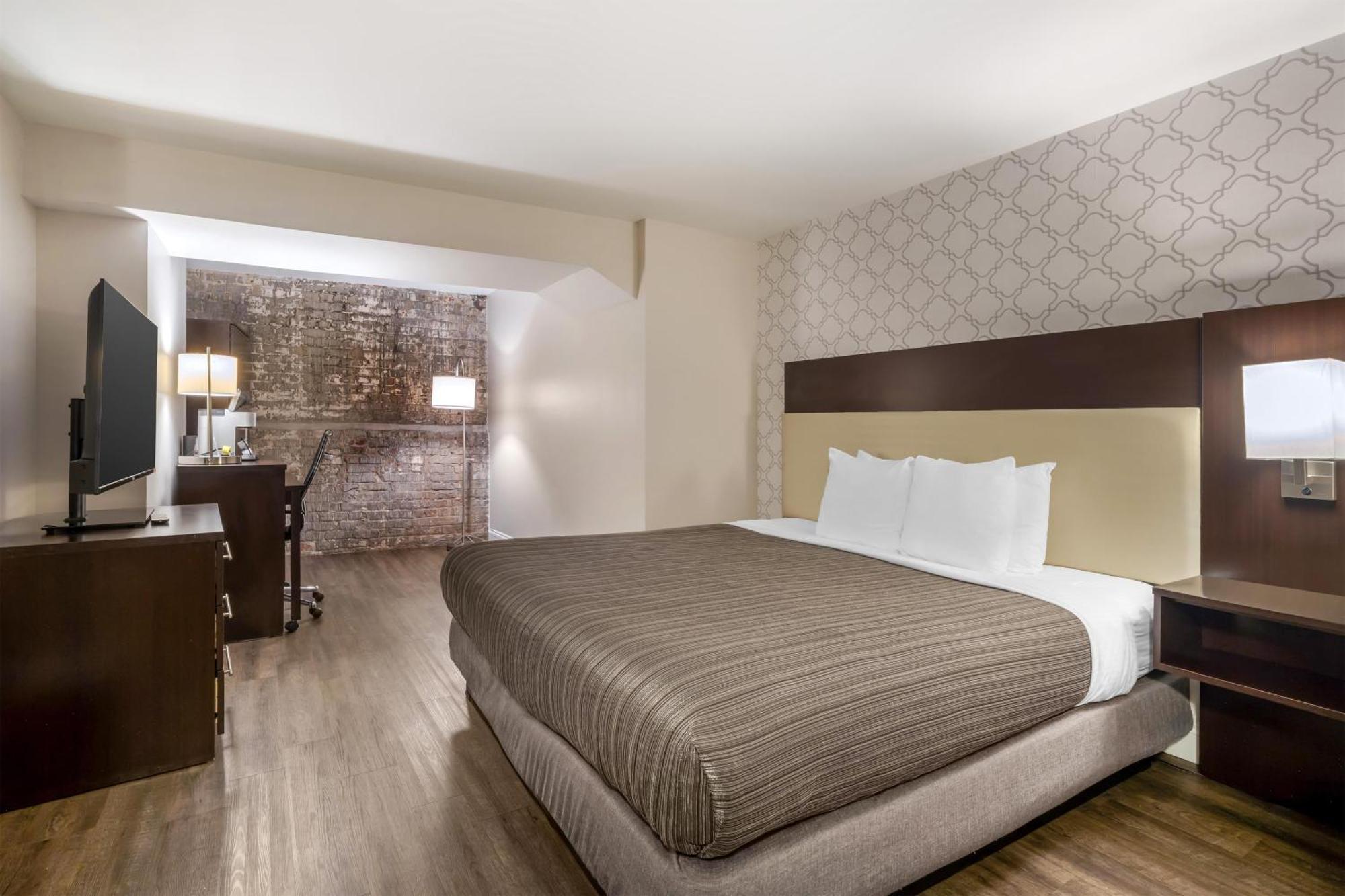 Queen Room