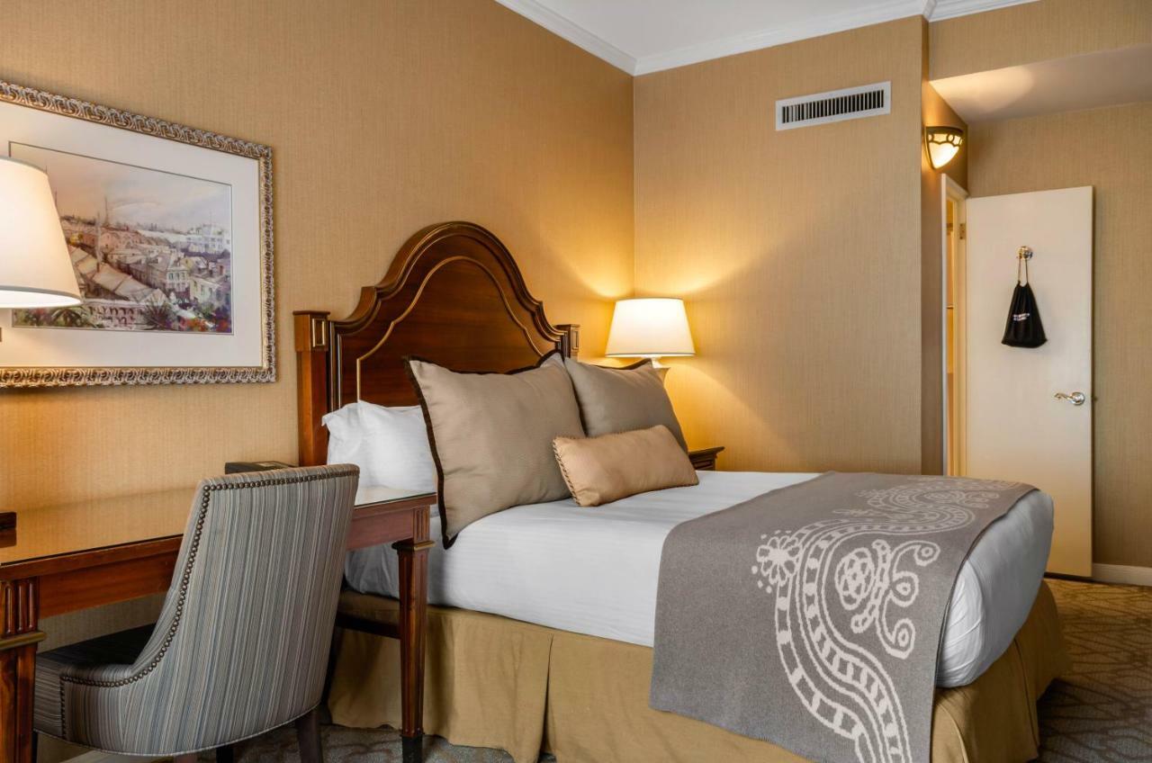 Deluxe Queen Room,1275573289:JPEG