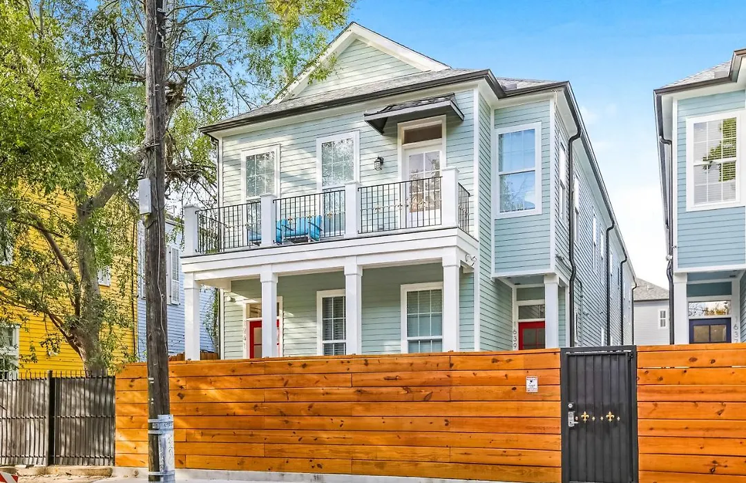 Hosteeva Chic Urban Retreat W Pool Steps To St Charles Ave And Near Bourbon St-1