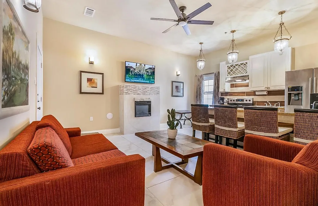 St Charles Spacious Condo In The Heart Of The City-1