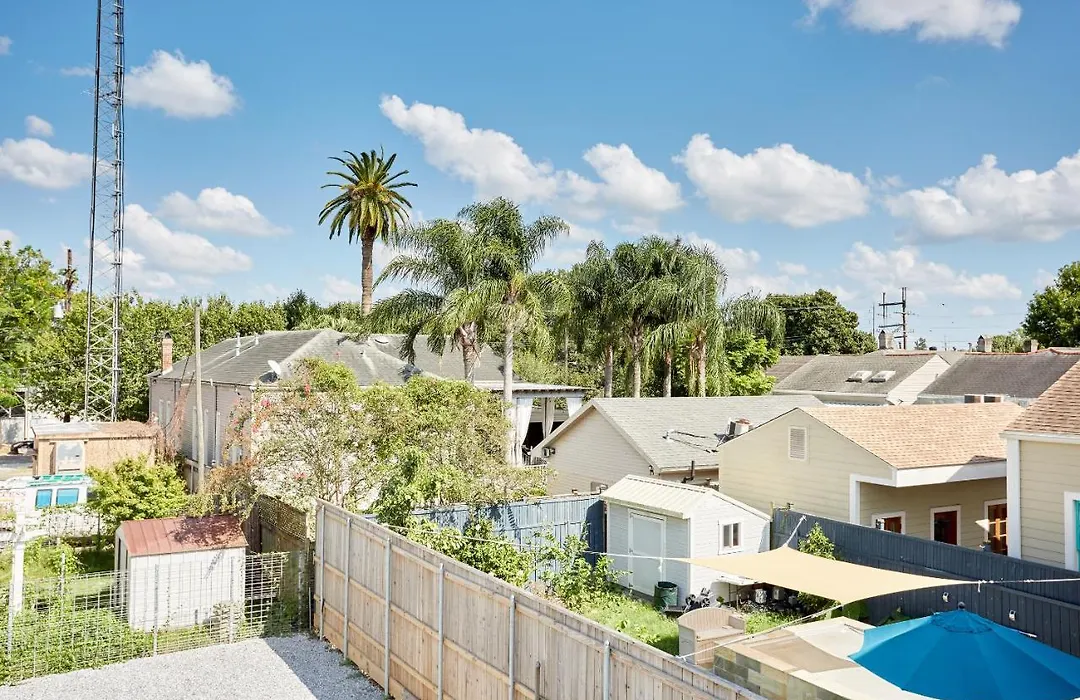 Sonder At Delachaise Row-1