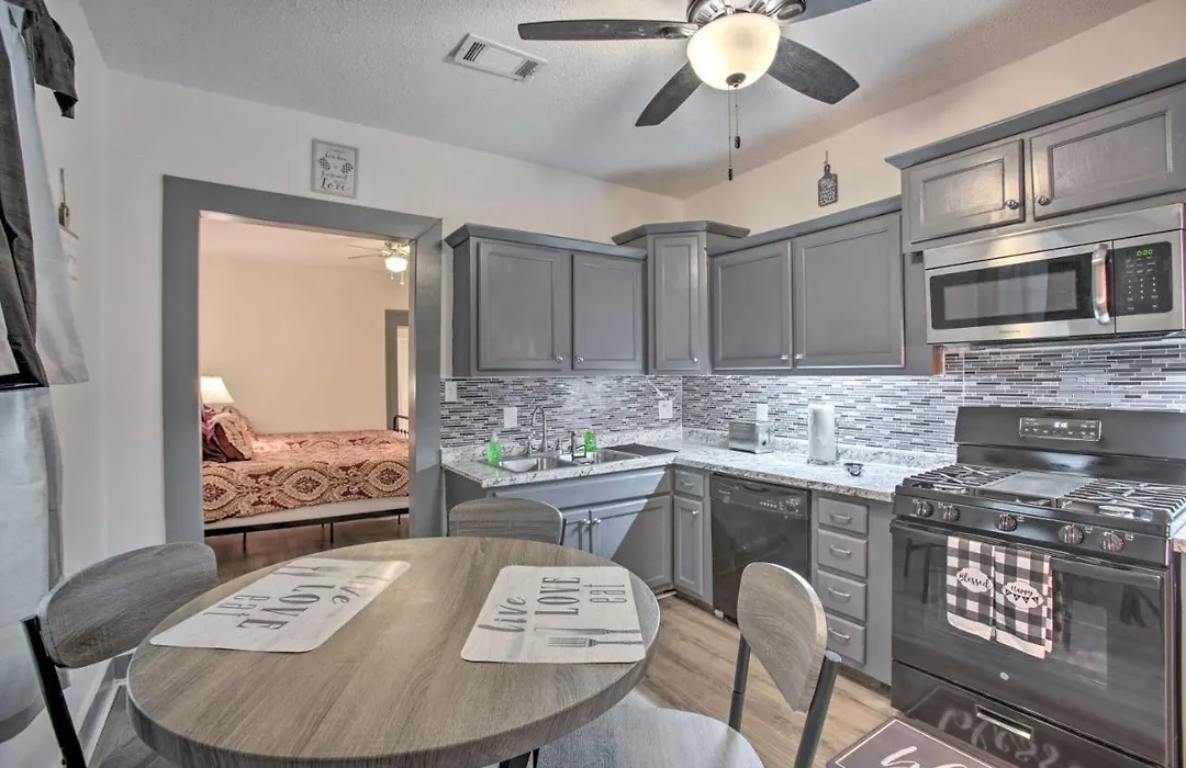 Uptown Nola Abode, 4 Miles To The French Quarter!-1