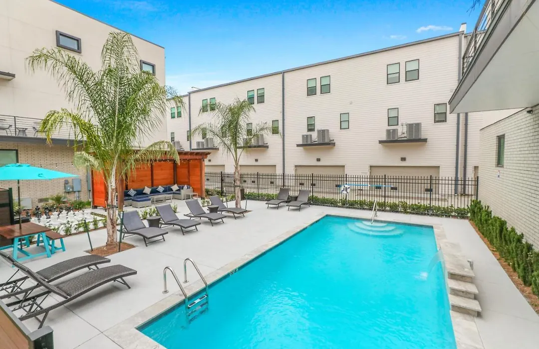 Modern 4Br Townhouse In Bienville Villas-1