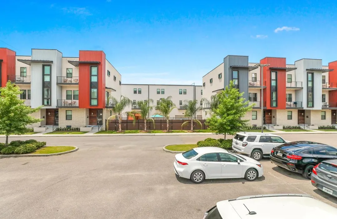 Modern 4Br Villas With Amenities-1