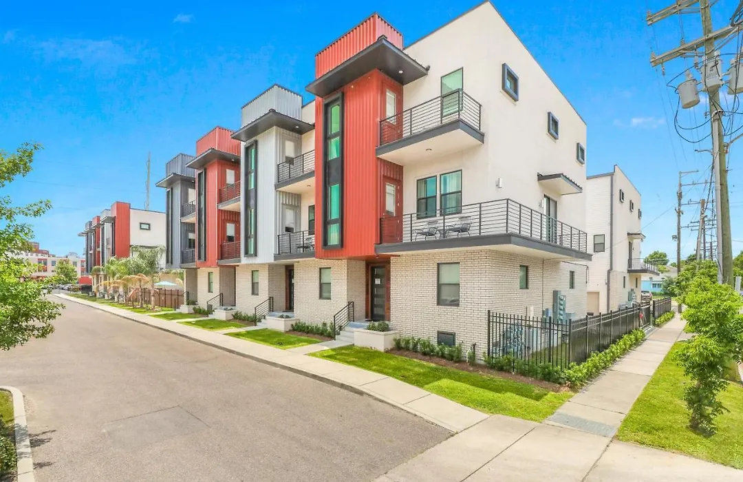 4Br Townhouse In Bienville Villas-1