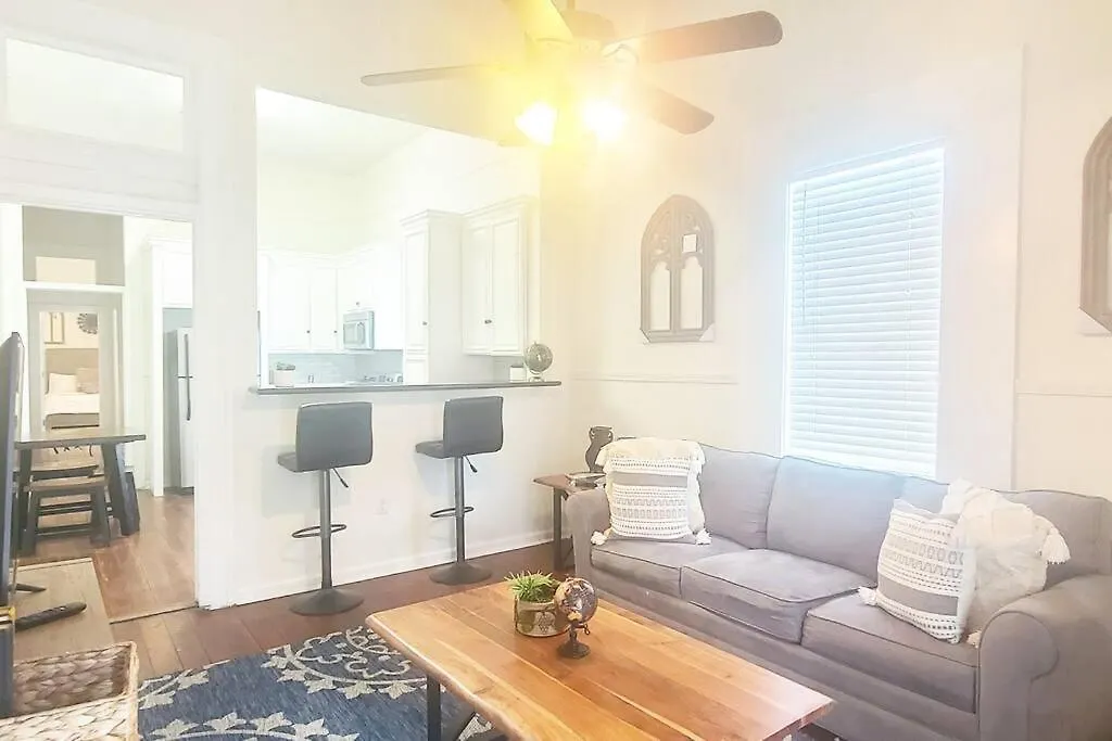 Lovely Upt Apartment - 8 Mins To Fq * Free Parking-1