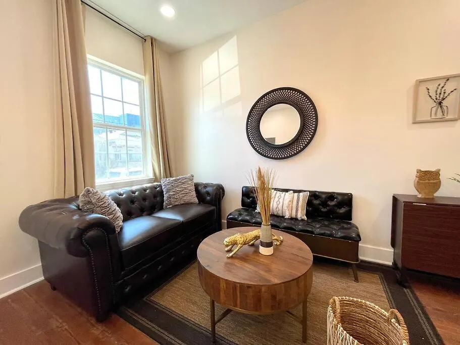 Naturally Beautiful Modern Shotgun Home! 15 Min Fq-1