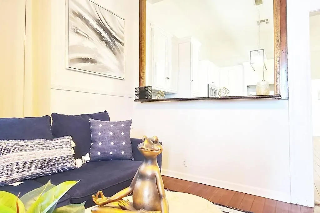 Uptown New Orleans *7 Min To Fq * Free Parking! Apartment-1