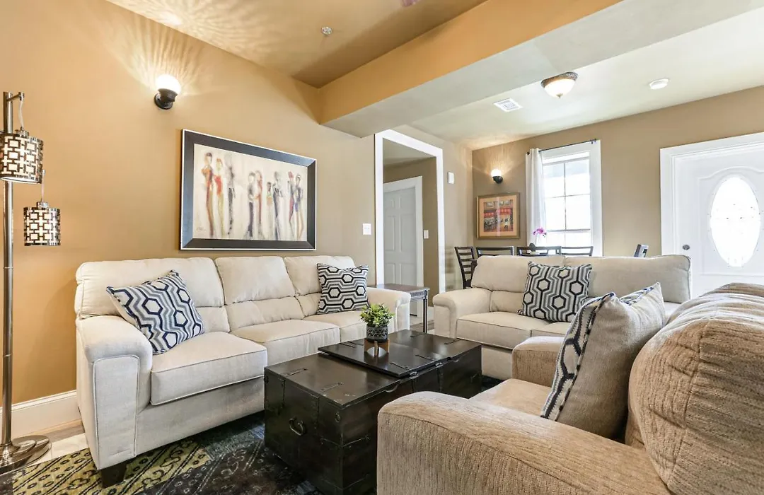 Gorgeous 3Br Urban Retreat-1