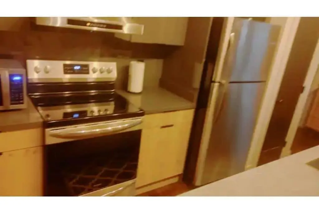 Beautiful Two Bedroom House In Mid City-1