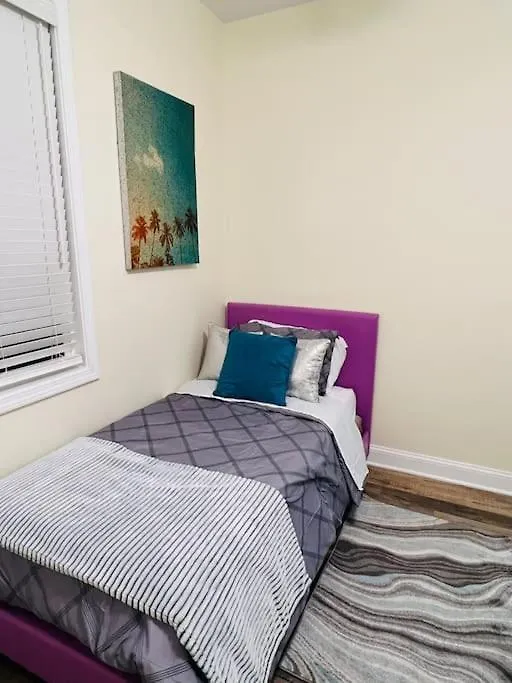 Blu'Luxury Home 1.2 Miles To Canal-1
