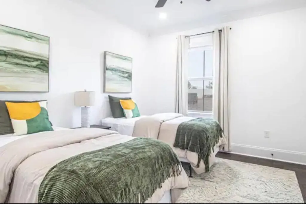 Vibrant Nola Modern Loft 3Bd 2Ba-1