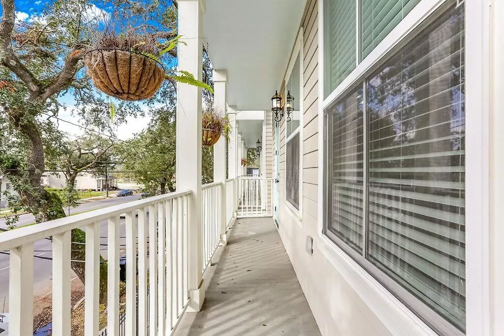 Chic 3Br Nola Retreat, Streetcar Access, Ideal For Families & Friends-1