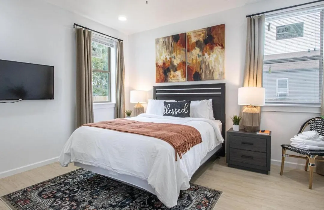 Vibrant Blue Luxury Apartment 2316-1