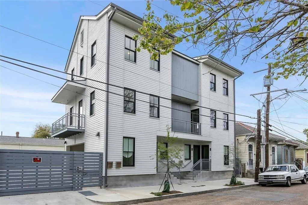 Modern Bywater Condo- Off Street Parking !-1