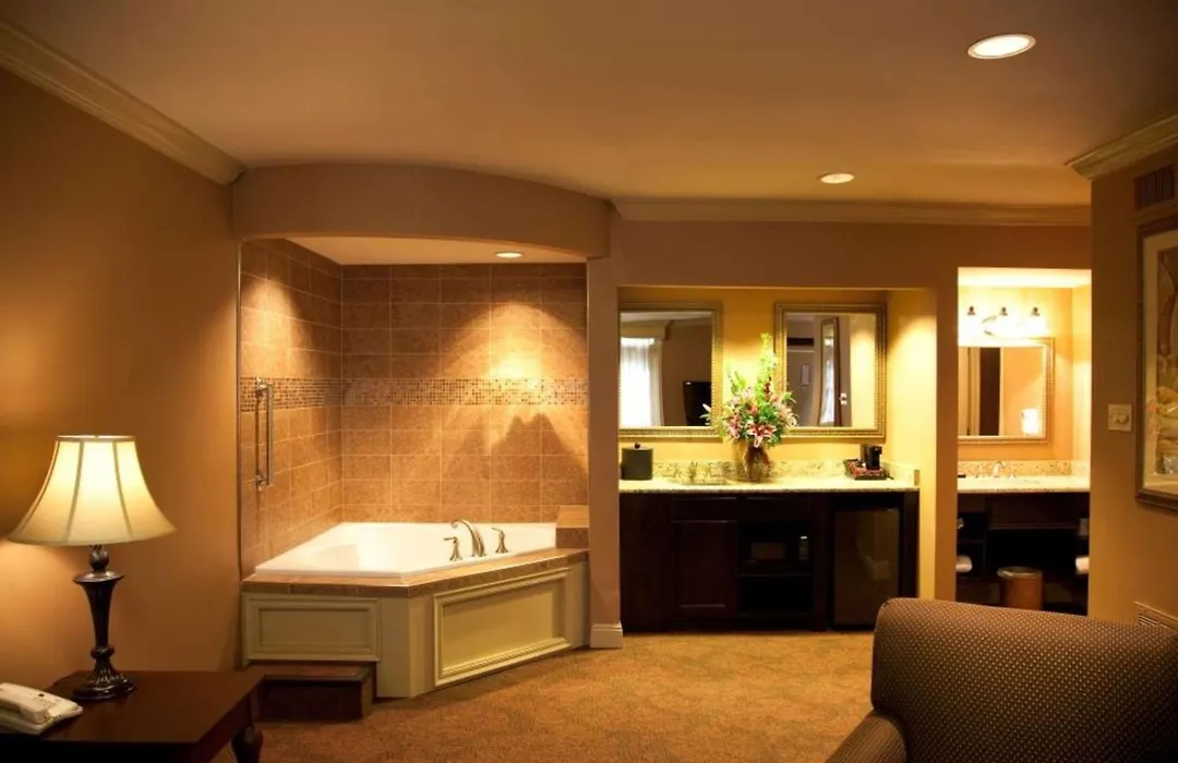 Best Western Plus French Quarter Courtyard Hotel-1