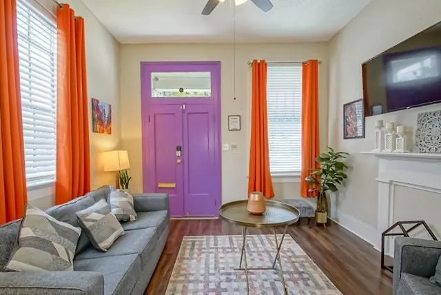 Cozy Home W Modern Amenities-1