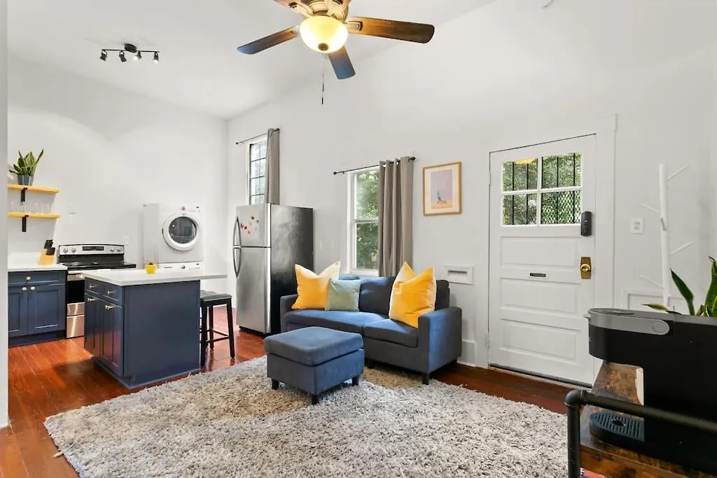 Lovely Uptown 1Bd Apt Steps To St Charels Ave-1