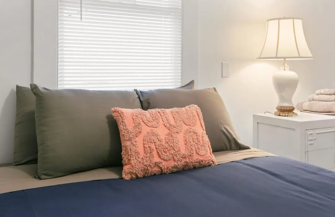 Explore Nola From 2Bd Garden District Apt-1