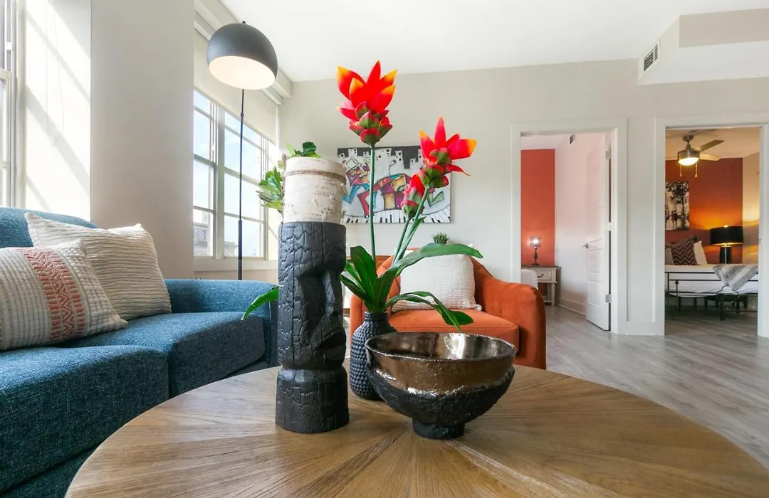 Lively 4Br Condo Steps To French Quarter-1