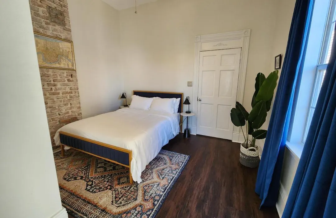 Vintage Mid-City Gem-1