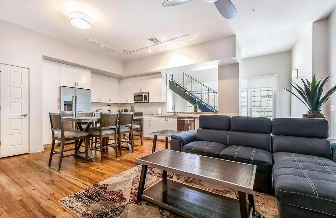 Upscale Condos And Penthouses Close To Canal And Bourbon St-1
