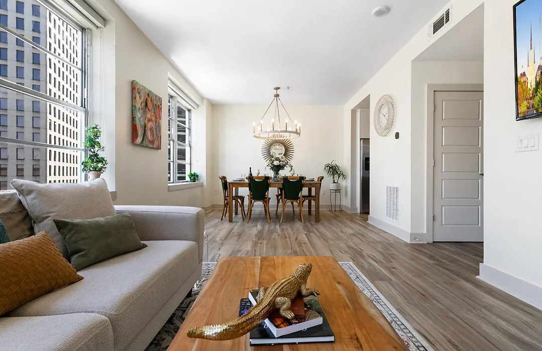 Amazing 3-Bedroom Luxury Condo Just Steps To The French Quarter-1