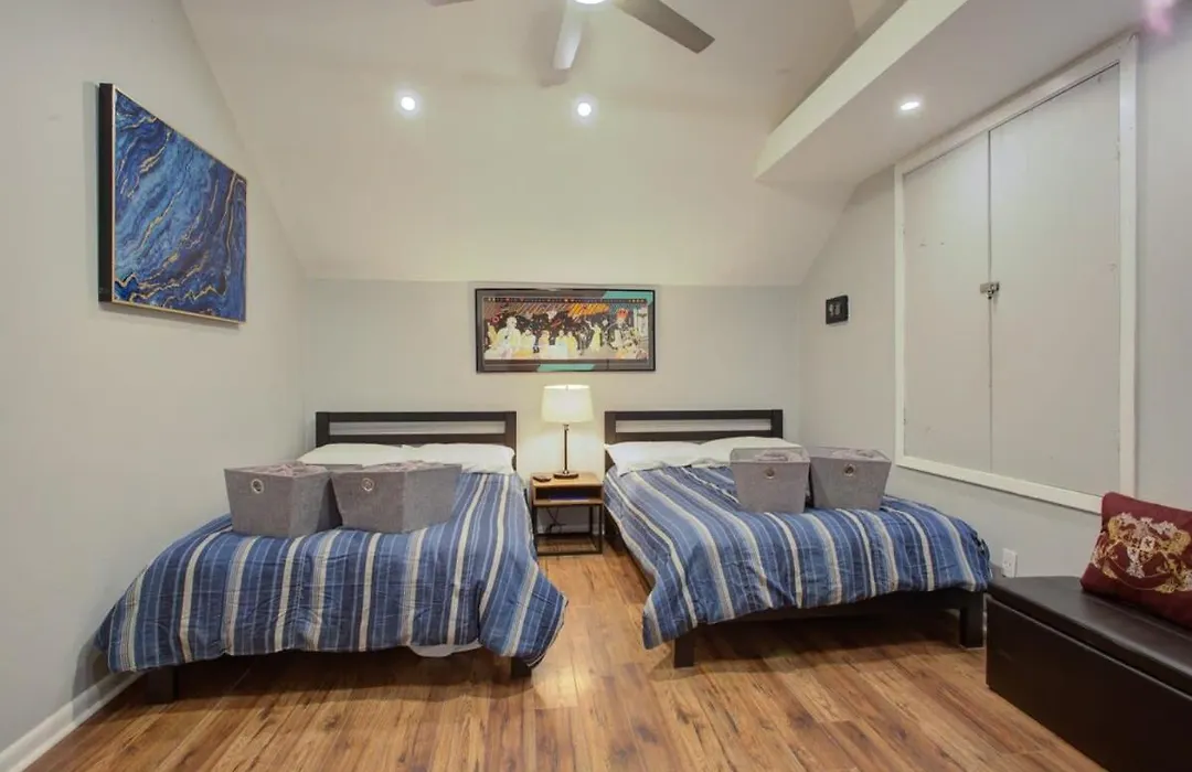Charming Conti Nest With Large Courtyard-1