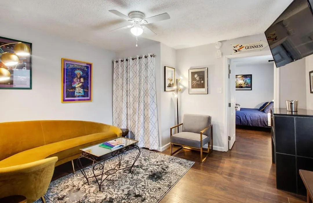 Captivating Conti Hideaway- Mid-City Perfection-1