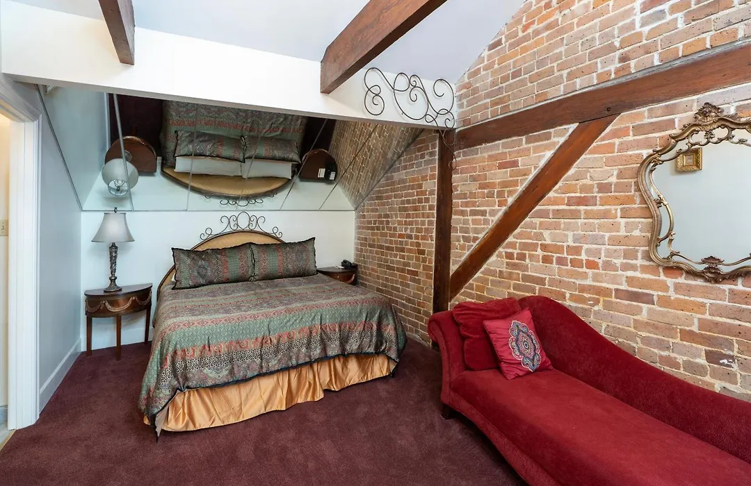 Quarter House Suites-1