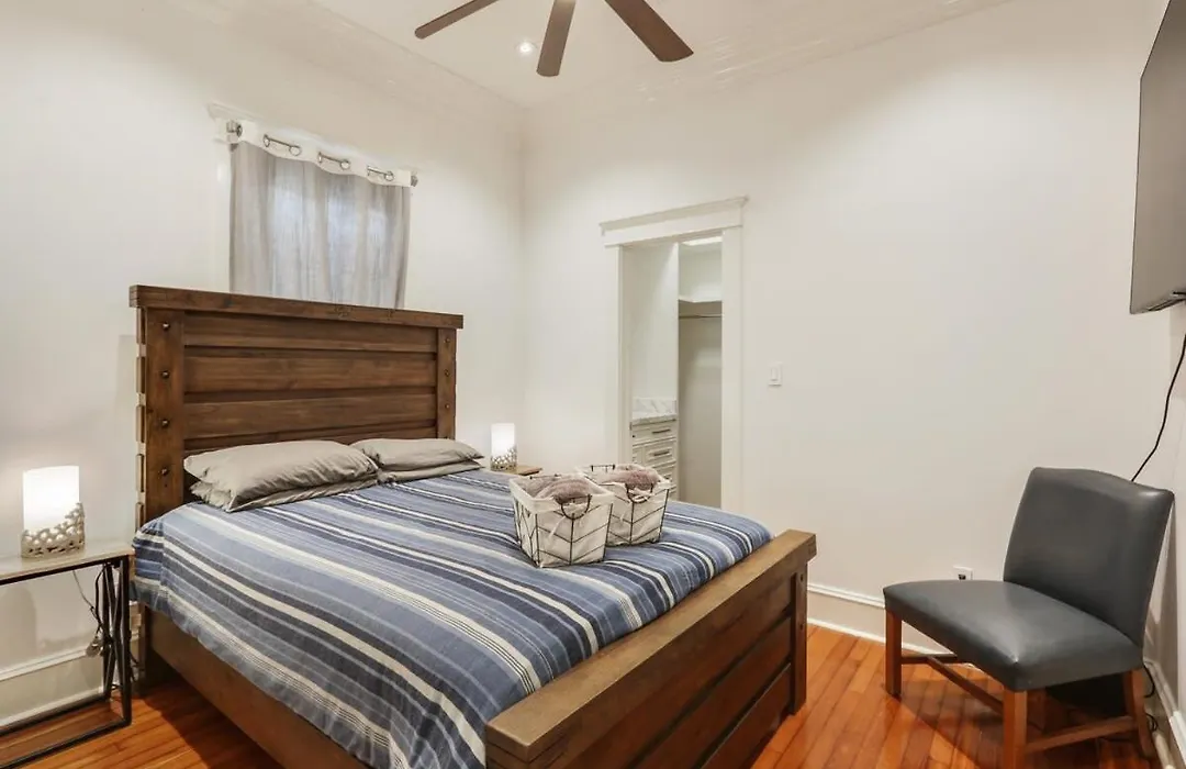 Luxury New Renovation Centrally Located Beauty-1