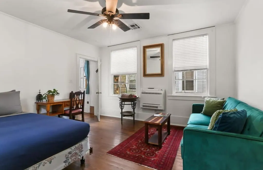 Bywater Hideaway Perfect For 2-1