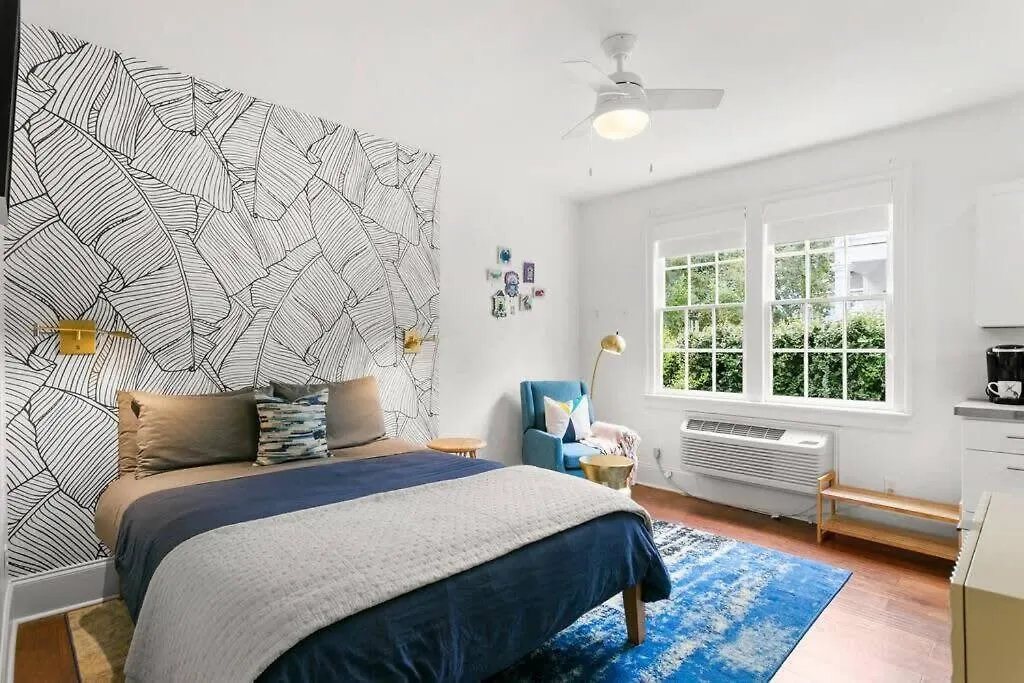 Garden District Studio Apartment - Gated Parking-1