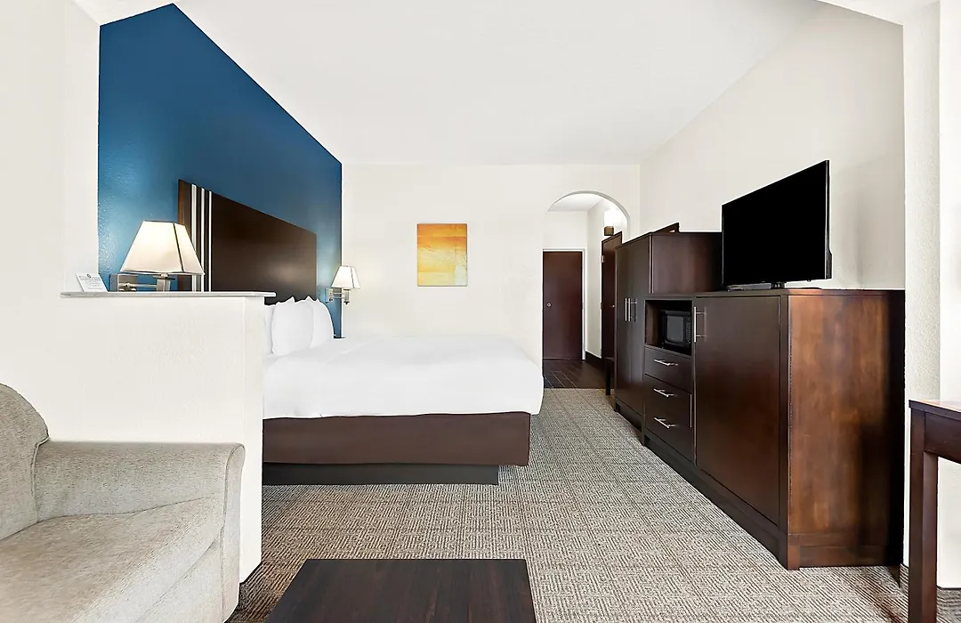 Comfort Suites New Orleans East-1