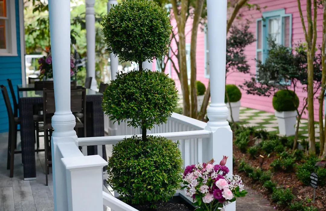 7 Bedroom - Sleeps 14! Next To Bourbon Street-1