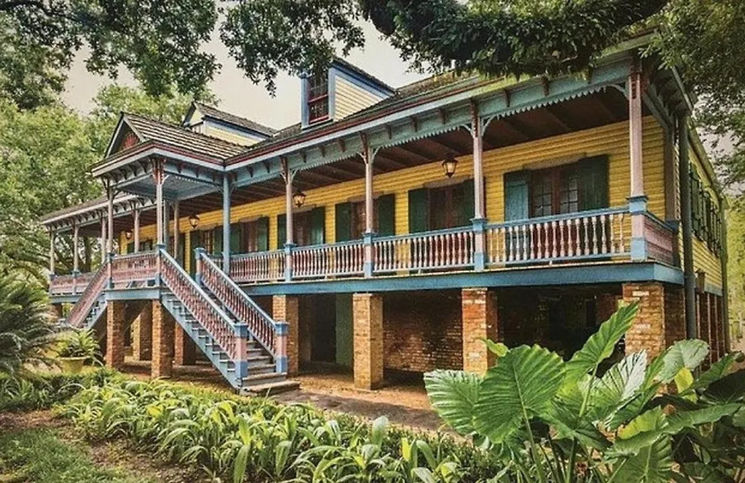 4Br Condo With Luxury Amenities-1