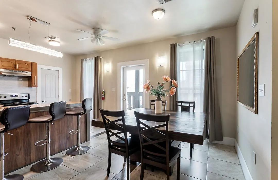 Fully-Furnished 4Br Condo Near Fq-1