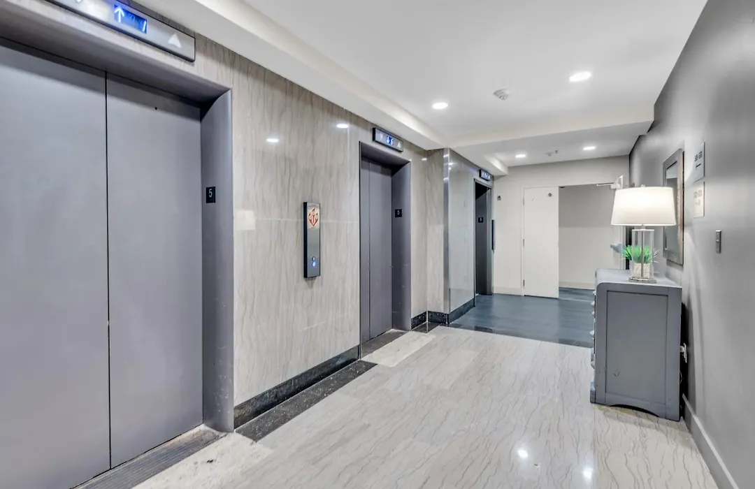 Spacious 4Bd Condo, Sleeps 12, Walk To Bourbon St & Superdome-1