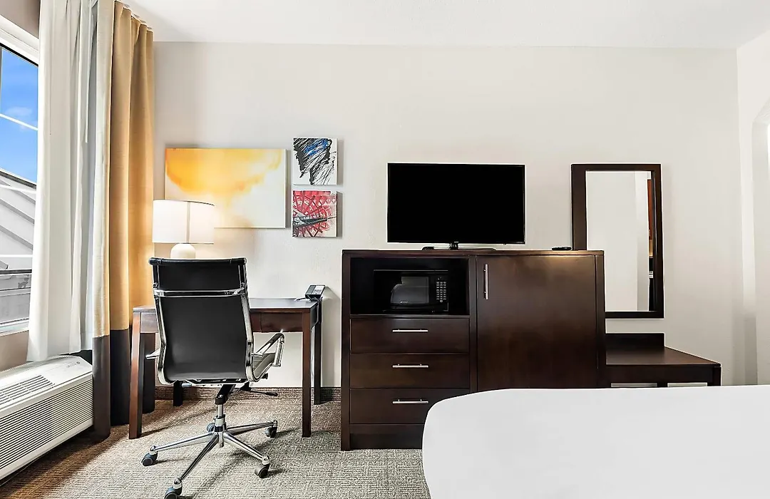 Comfort Suites New Orleans East-1