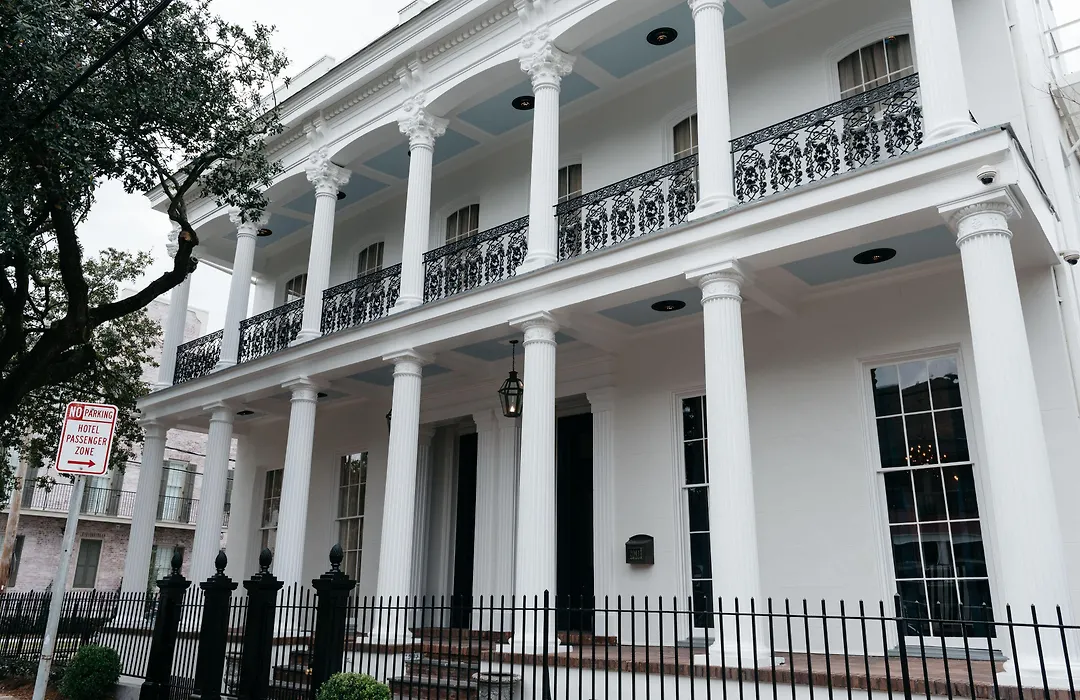 Henry Howard Hotel-1