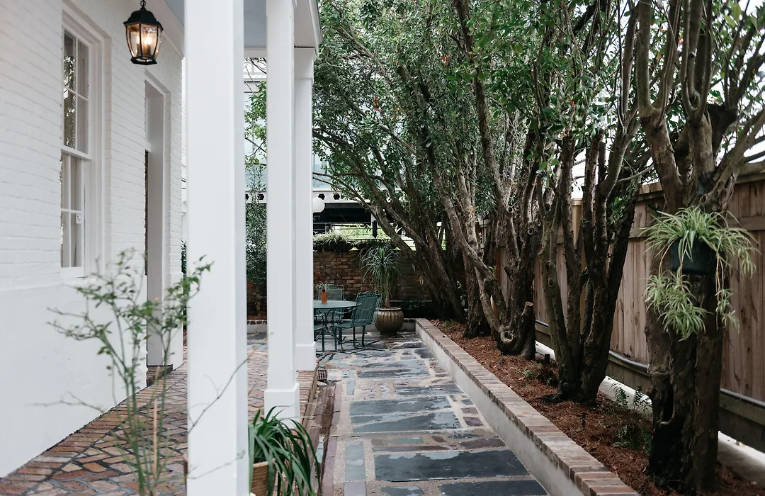 Henry Howard Hotel-1